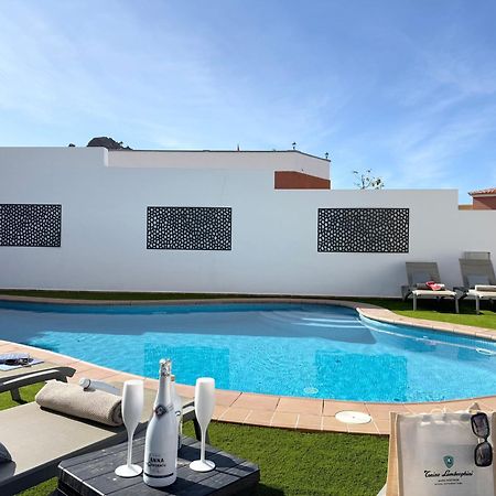 Villa Amorio A Spacious Modern Getaway With A Private Heated Pool & Sea Views Costa Adeje Dış mekan fotoğraf
