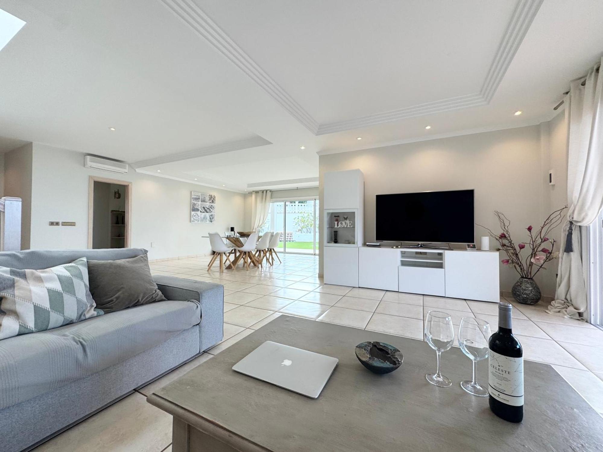 Villa Amorio A Spacious Modern Getaway With A Private Heated Pool & Sea Views Costa Adeje Dış mekan fotoğraf